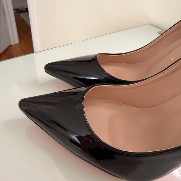 Christian Louboutin Glossy Black Heels with Red Soles - Picture 7 of 8